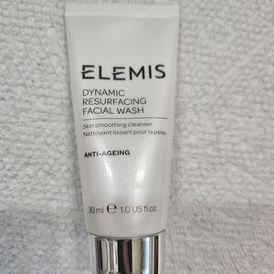 Elemis Dynamic Resurfacing Facial Wash